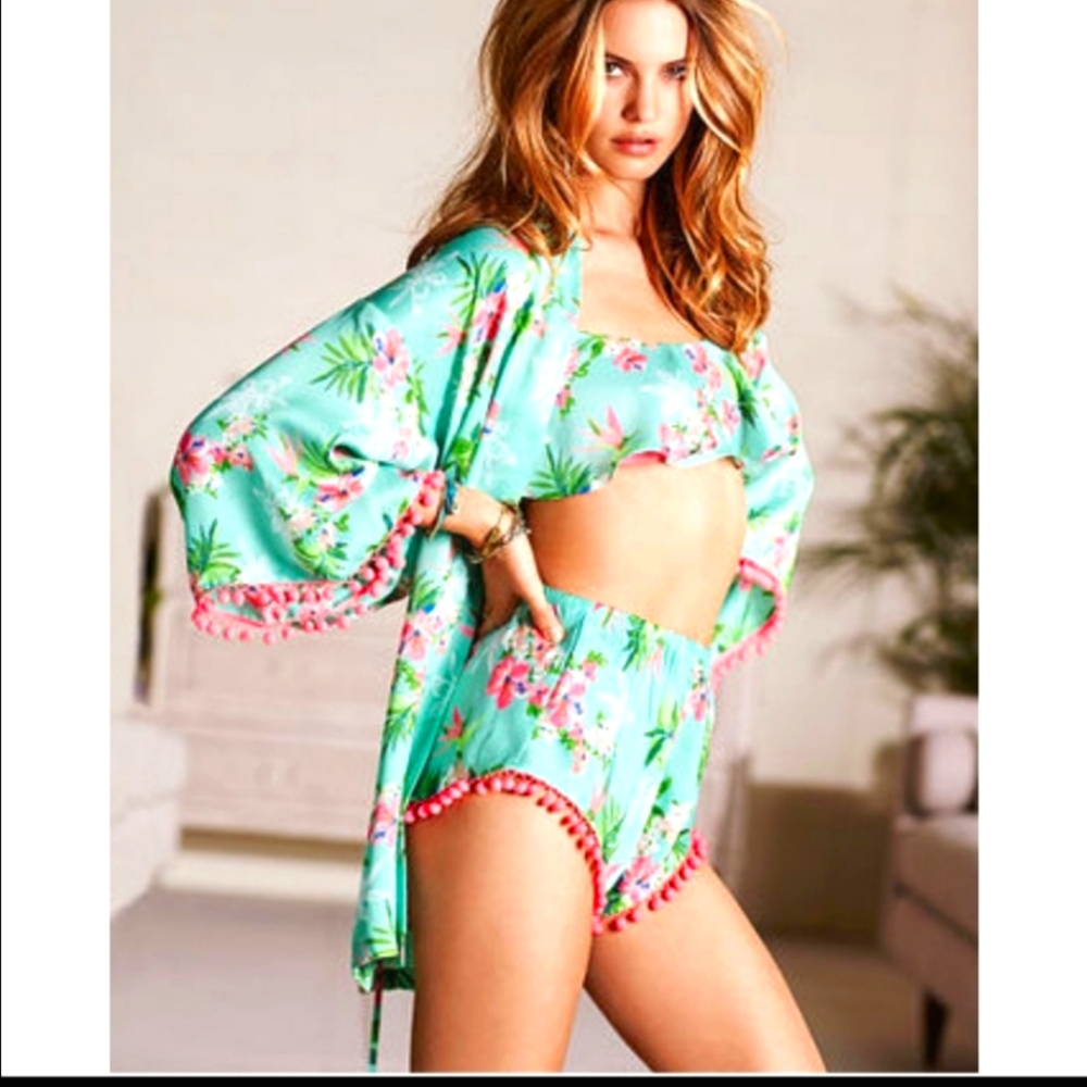 ISO VS Pom Pom Robe & short ISO